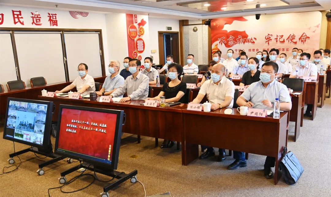 蘇鹽集團(tuán)黨委召開理論學(xué)習(xí)中心組安全生產(chǎn)專題學(xué)習(xí)會(huì)暨“安全生產(chǎn)月”動(dòng)員部署會(huì) 蘇鹽集團(tuán)黨委召開理論學(xué)習(xí)中心組安全生產(chǎn)專題學(xué)習(xí)會(huì)暨“安全生產(chǎn)月”動(dòng)員部署會(huì)