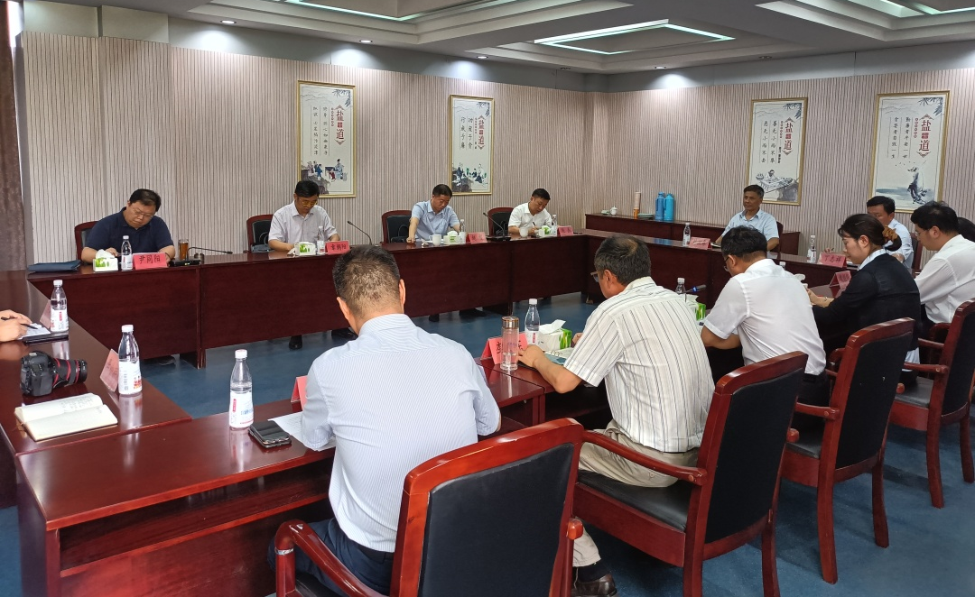 蘇鹽集團(tuán)黨委書記、董事長章朝陽赴揚(yáng)州鎮(zhèn)江鹽業(yè)公司調(diào)研 蘇鹽集團(tuán)黨委書記、董事長章朝陽赴揚(yáng)州鎮(zhèn)江鹽業(yè)公司調(diào)研