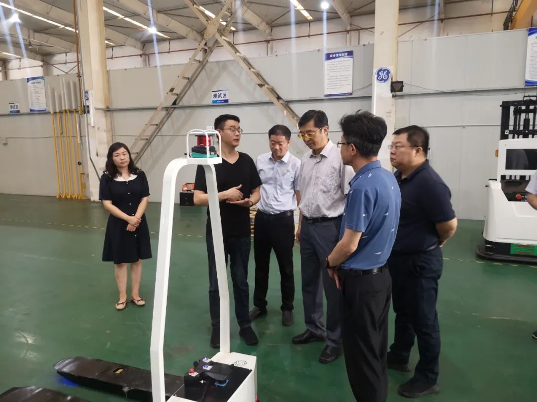 蘇鹽集團(tuán)黨委書記、董事長章朝陽赴揚(yáng)州鎮(zhèn)江鹽業(yè)公司調(diào)研 蘇鹽集團(tuán)黨委書記、董事長章朝陽赴揚(yáng)州鎮(zhèn)江鹽業(yè)公司調(diào)研