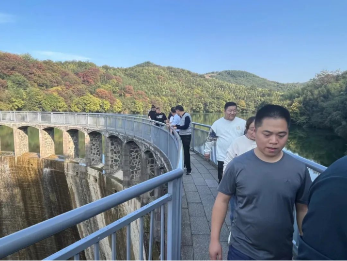 蘇鹽集團(tuán)開展職工療休養(yǎng)活動(dòng) 蘇鹽集團(tuán)開展職工療休養(yǎng)活動(dòng)