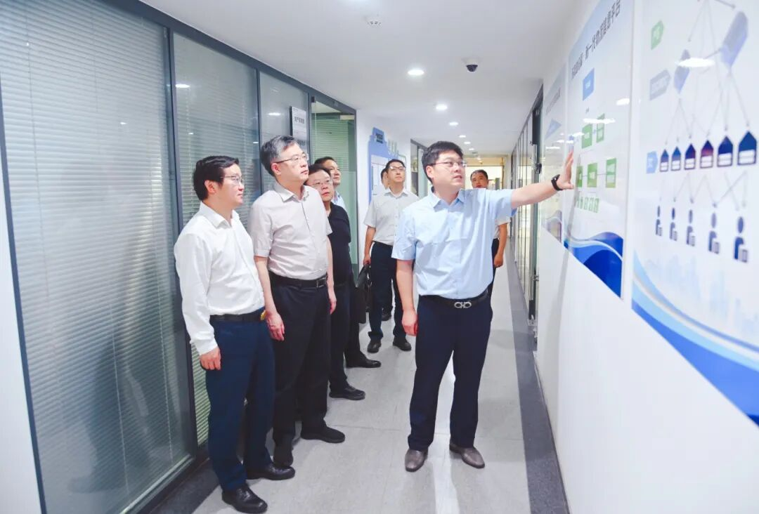 省國(guó)資委副主任、黨委委員勾鳳誠(chéng)到蘇鹽集團(tuán)調(diào)研 省國(guó)資委副主任、黨委委員勾鳳誠(chéng)到蘇鹽集團(tuán)調(diào)研