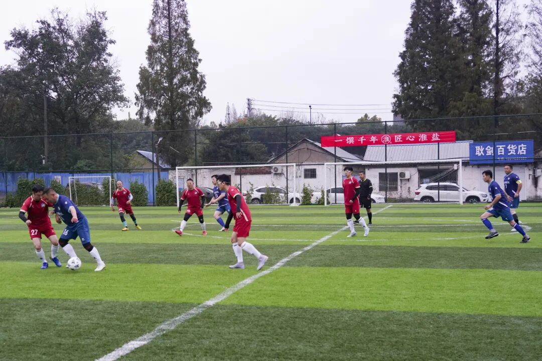 蘇鹽集團(tuán)“淮鹽杯”職工足球聯(lián)賽激情開(kāi)賽，小組賽首輪戰(zhàn)罷